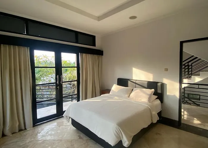 Sunset Villa, *