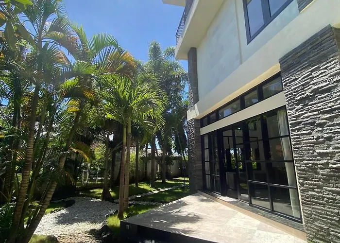 Sunset Villa, Villa