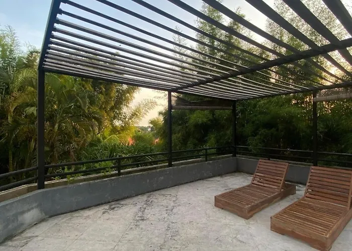 Sunset Villa, Villa